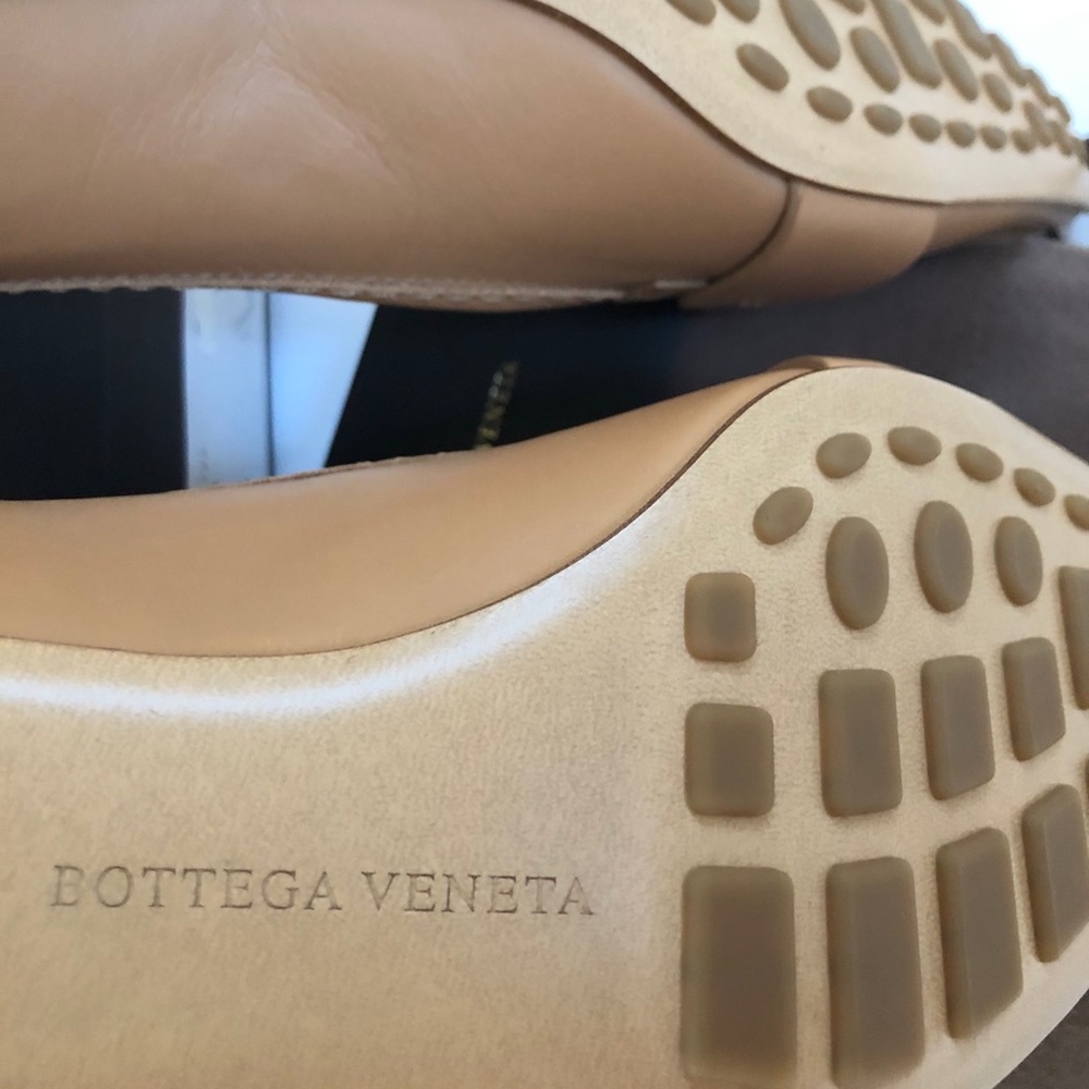 Bottega Veneta Square Toe Kitten-Heel Loafers pump - Picture 11 of 16